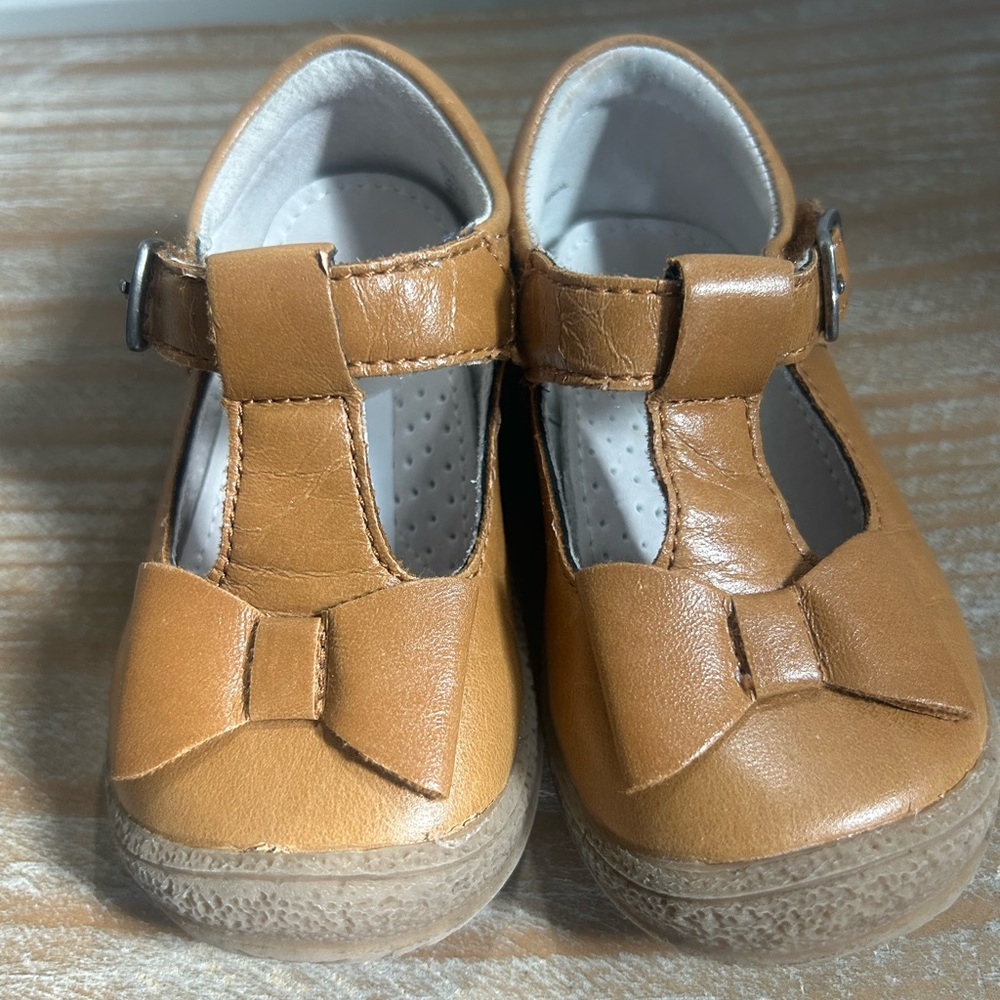 Charming Tan Kids Dress Shoes with Bow